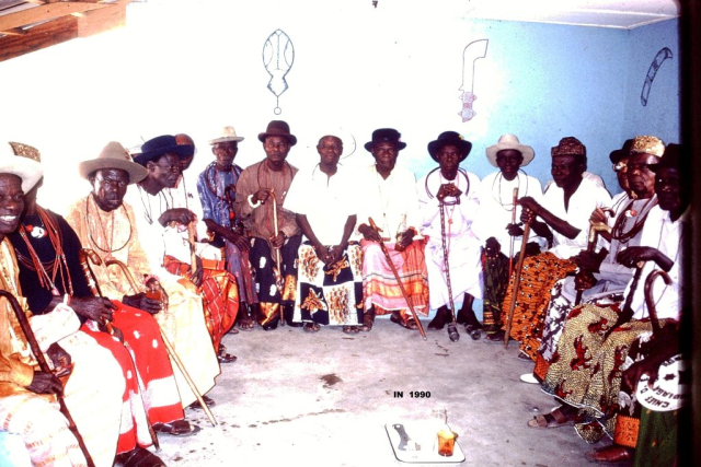 00 THE CHIEF COUNSELS MAKE ALL THE DECISIONS – 1990